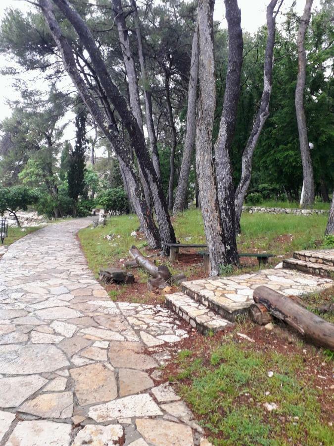 Apartments And Rooms Haludovo - Ribarsko Selo Малинска Экстерьер фото